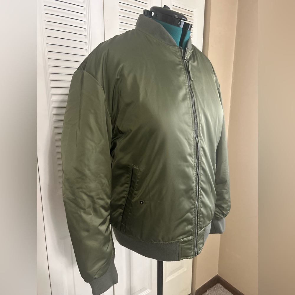 GAP Olive Green Bomber Jacket Women’s Size M Lightweight Zip Up